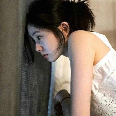 黑夜里的眼睛